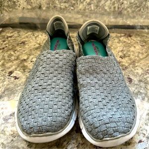 Skechers gray woven style shoes 8.5
